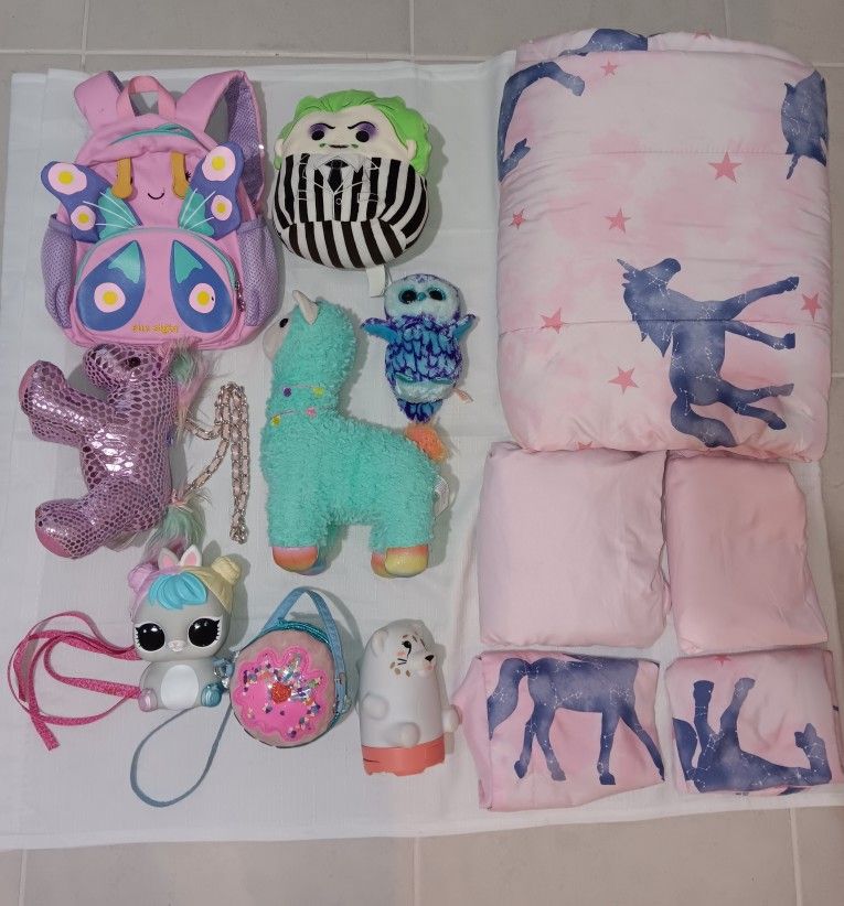 Little Girls Accessories (purses+plushies+lamp+complete full size comforter set)