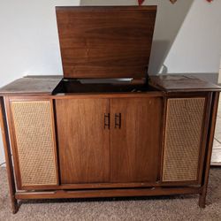 Montgomery Ward Stereo Console and Record Player Cabinet 