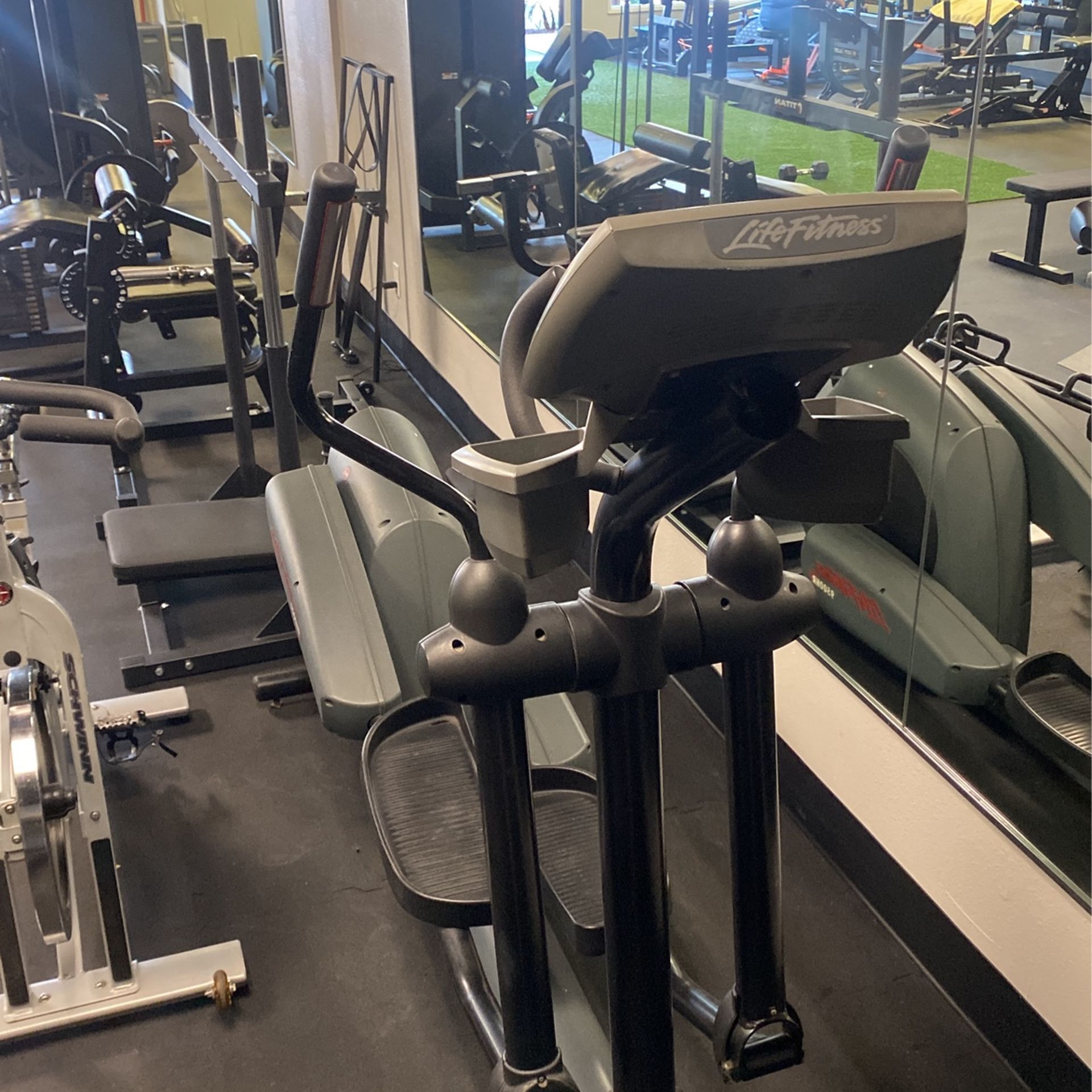 Life fitness 9500 HR elliptical