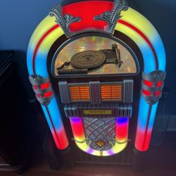 Crosley Retro  Juke Box