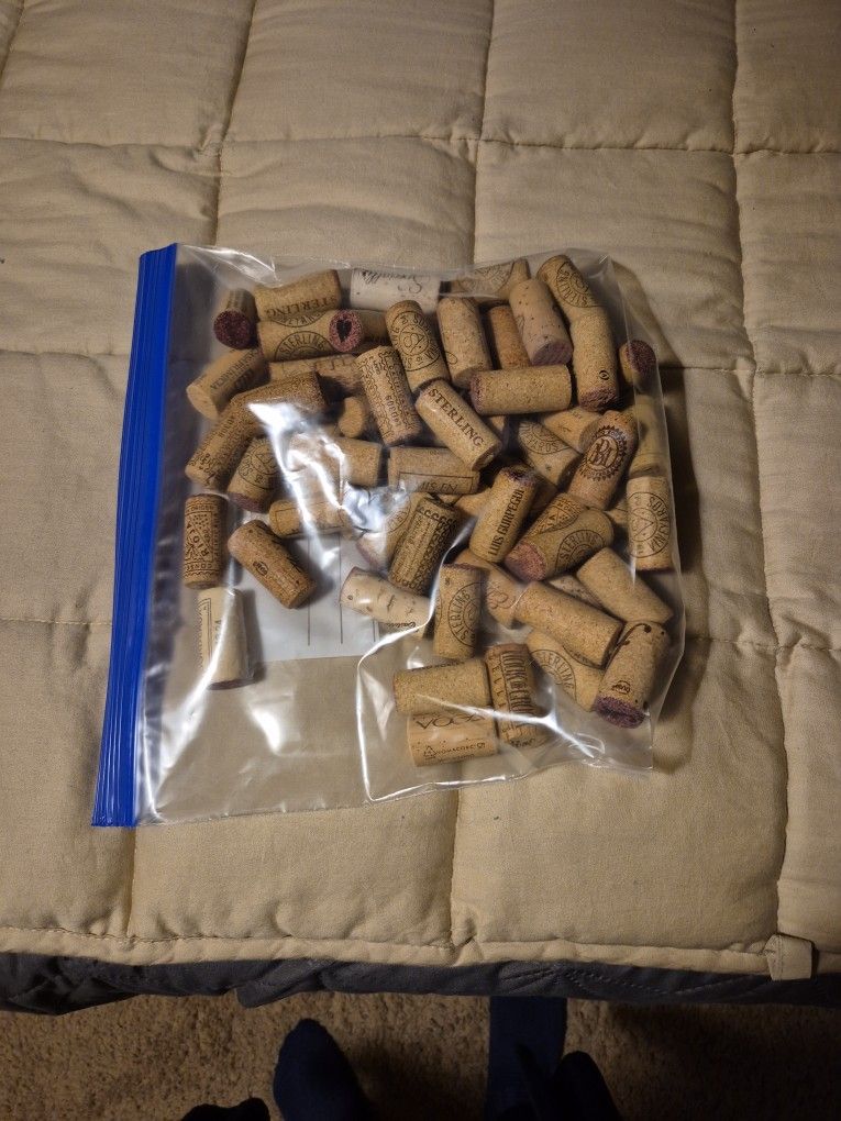 68 Wine Corks crafts