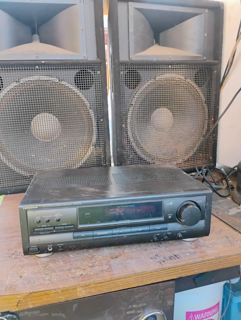 Música 2 Bocinas Y El Cerebro Tocan Bien