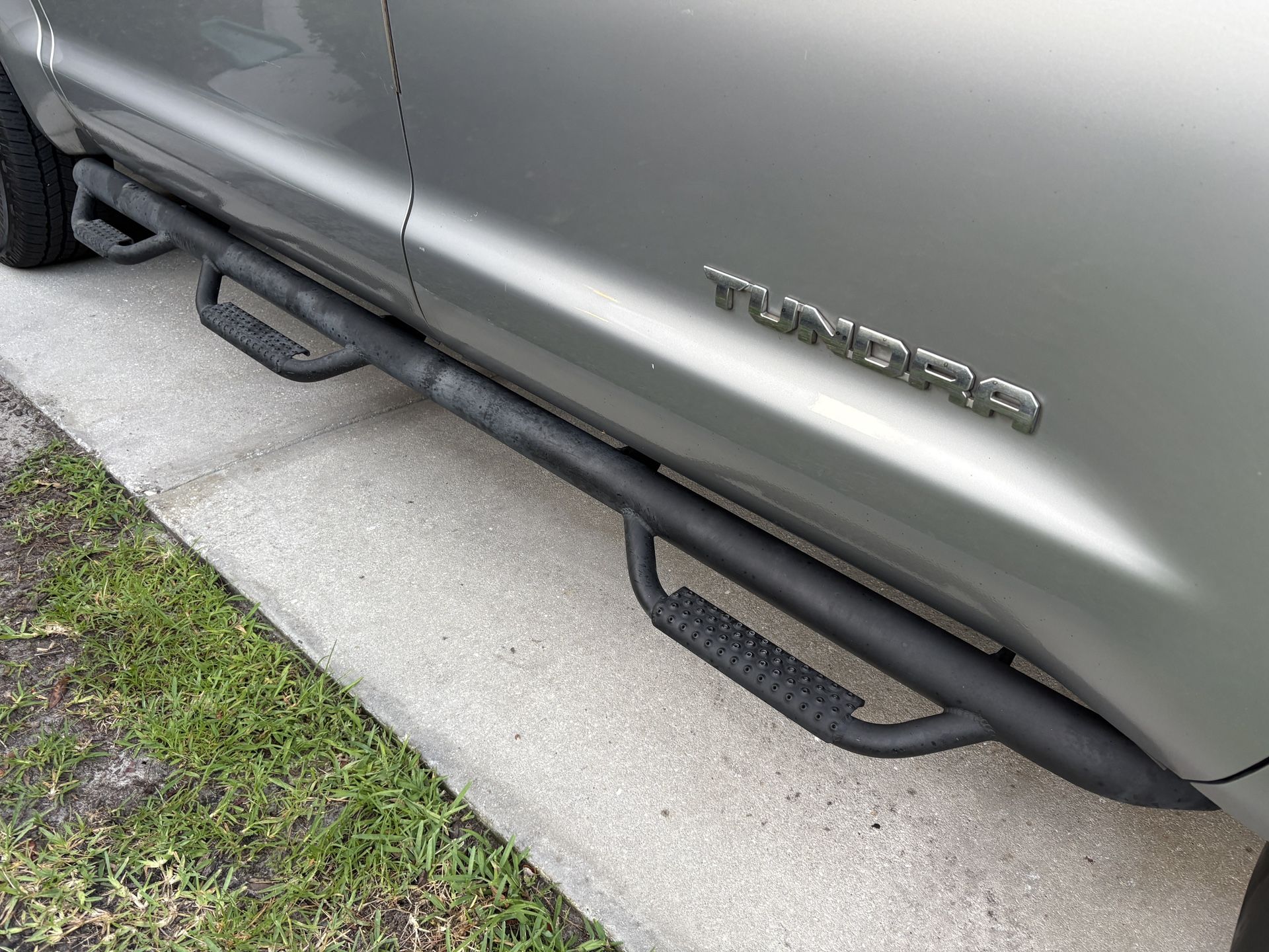 2007-2021 Toyota Tundra Nerf Step rail bars / guards w/ bed step- Crew Max.