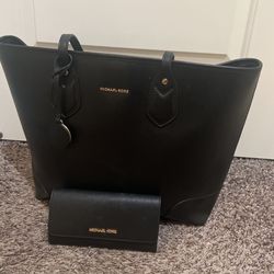 Micheal Kors Tote And Wallet 