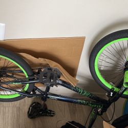 BMX BIKE FOR SALE 50!$ NEGOTIABLE 