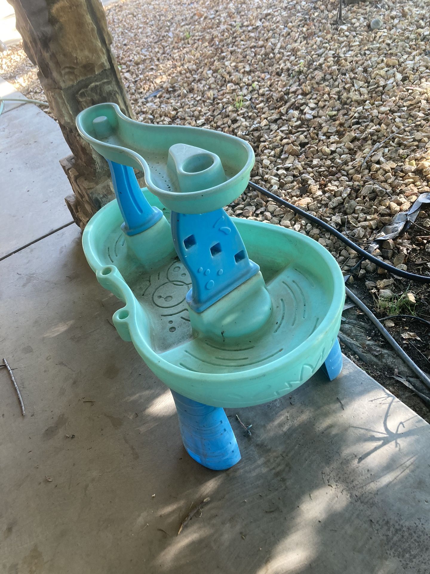 Step 2 Water And Sand Table Toddler Kids for Sale in Galt, CA OfferUp