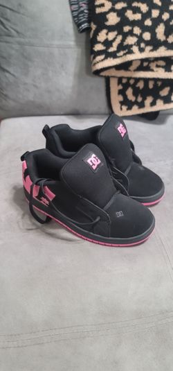 Womens DC Court Graffik Skate Shoe - Black / Pink Size 6.5 like new wore once chunky shoes Retail $80