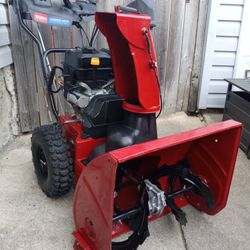 Toro Power Max 824 OE 24" Inch 252cc 2-Stage Gas Self Propelled Snowblower 