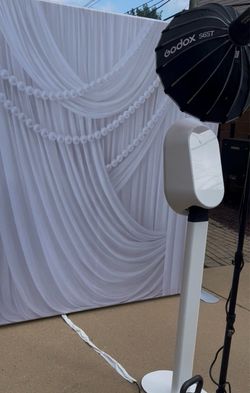 Photo booth stand with aircast pro