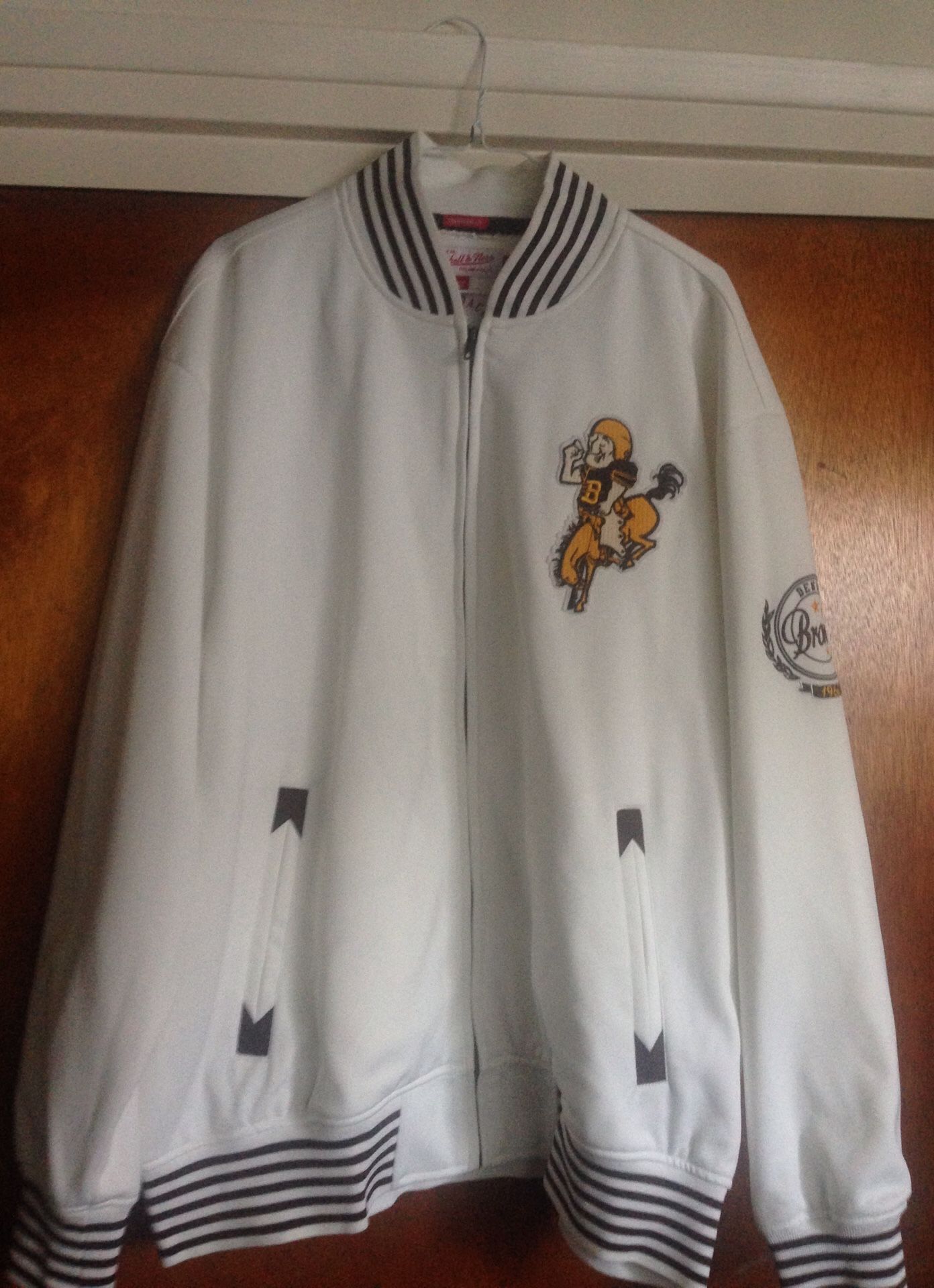 Nostalgia Mitchell & Ness Vintage Throwback Track Jacket