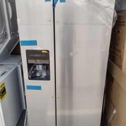 Brand new rare slim fridge, delivery available!!!