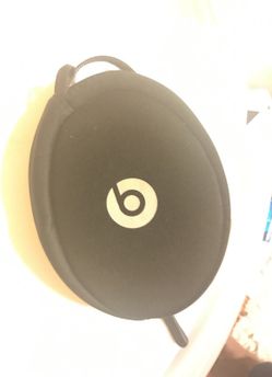 Beats headphone carrying case