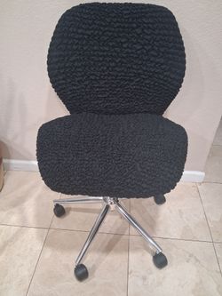 Black office chair