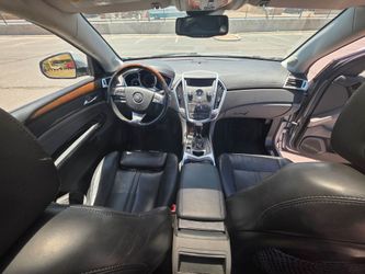 2013 Cadillac srx  (Clean title)