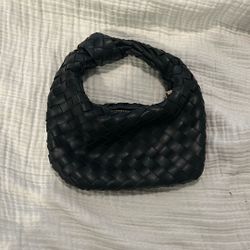 Black Purse 