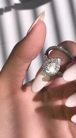 Wedding ring/engagement ring