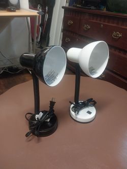 2 Metal Adjustable Desk Lamps
