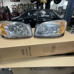Headlamps Toyota RAV4