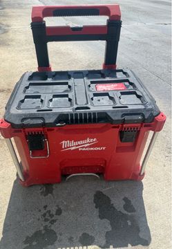 Milwaukee pack out