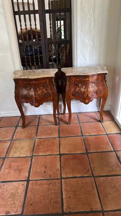 (2) Set of Louis XV nightstands White / Cream  Marble Top