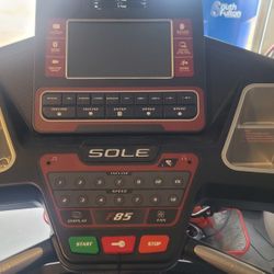 SOLE F85 Folding Treadmill 