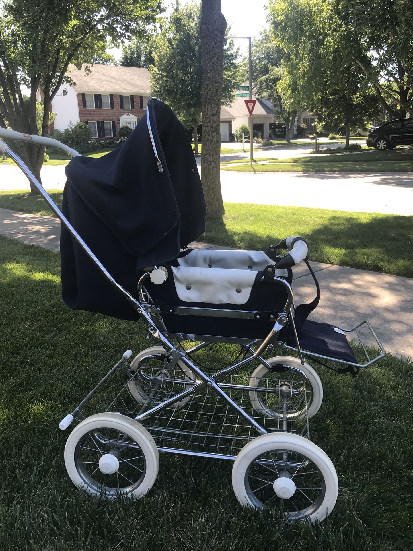 Emmaljunga Pram Stroller