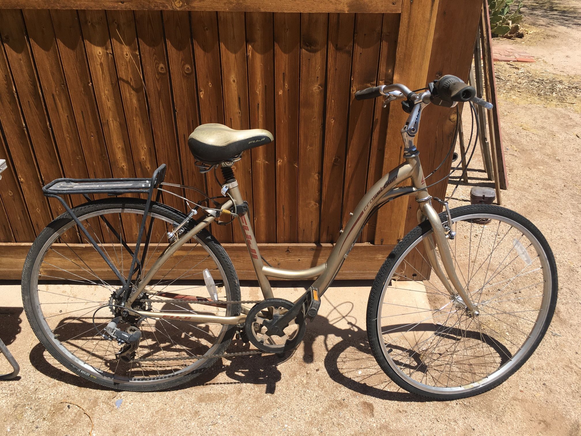 Women’s Cruiser bike with rack