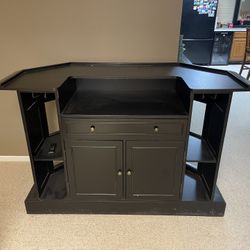Black bar