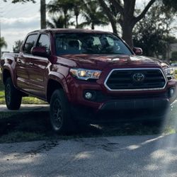 TOYOTA TACOMA SR5 2018