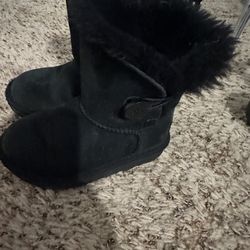 Toddler Uggs Size 9 