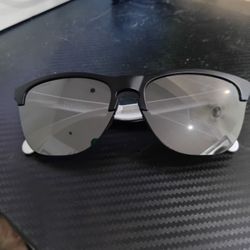 Oakley Frogskin Sunglasses 