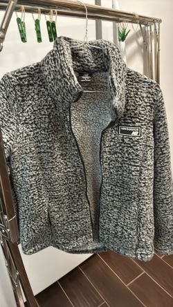 New balance sweater size large