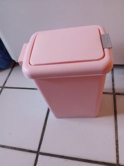 Trash can
