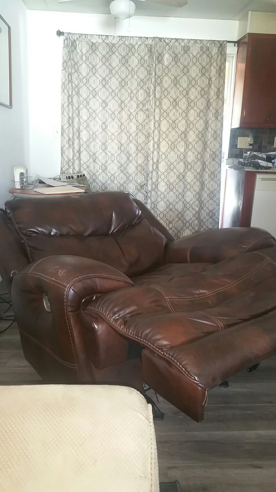 Oversized all electric recliner w/ charging port.