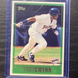1997 Topps Tony Gywnn Baseball Card #410
