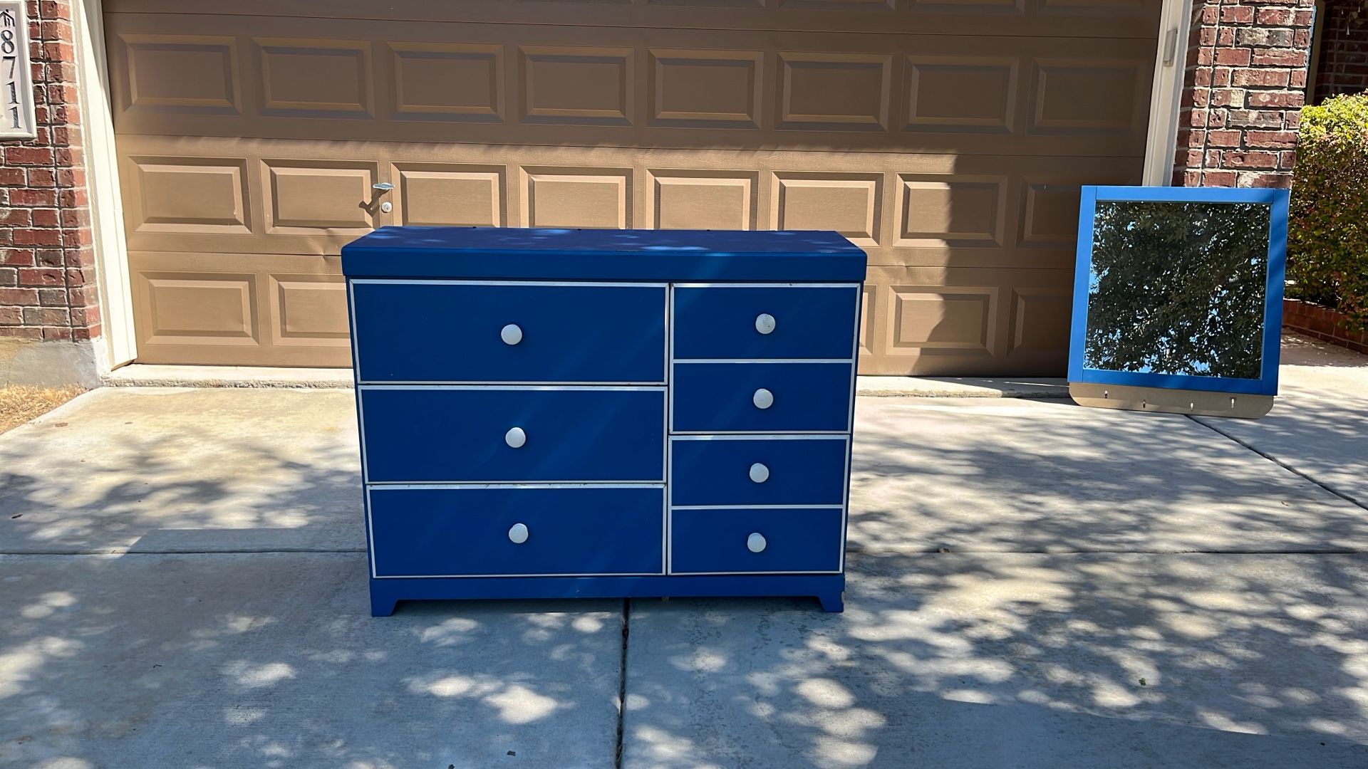 Dresser And Vanity Set