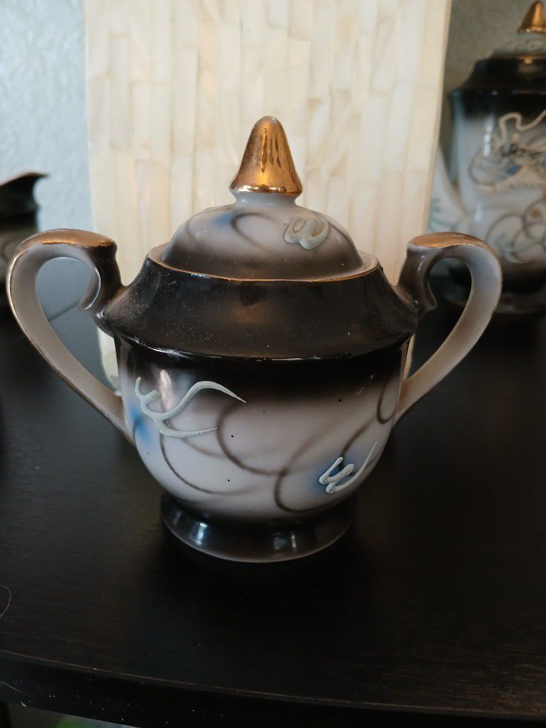 Hand Painted Moriage Dragon Ware Sugar Bowl With Lid 