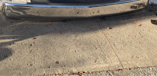 Chrome Car Bumper no dents