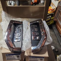 2017-2021 Ford Super Duty F-350 Lariat Side Vent Badges Emblems