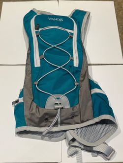 Wanoss lightweight hydration backpack new, never used