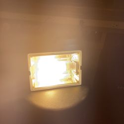 100 Watt high pressure, sodium fixture like new