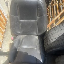 4 Captain Chairs Front And Middle Row 2007-2014 GMC Cadillac 