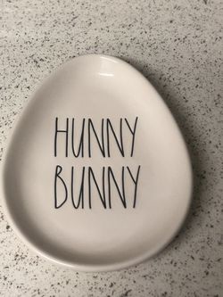 RAE DUNN HUNNY BUNNY EGG PLATE