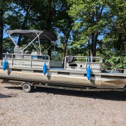 Pontoon Boat