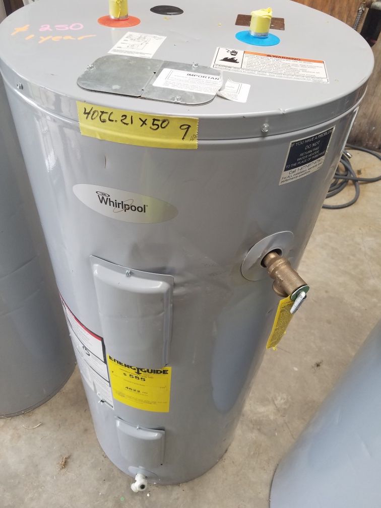 NEW 40 GALLONS ELECTRIC WATER HEATER NUEVO BOILER ELECTRICO WHIRLPOOL 40  GALONES for Sale in Terrell, TX - OfferUp