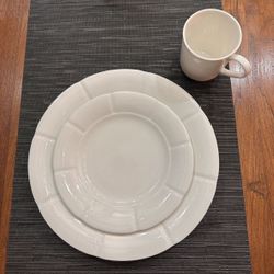 Villeroy & Boch "Damasco Hotel" fine china set