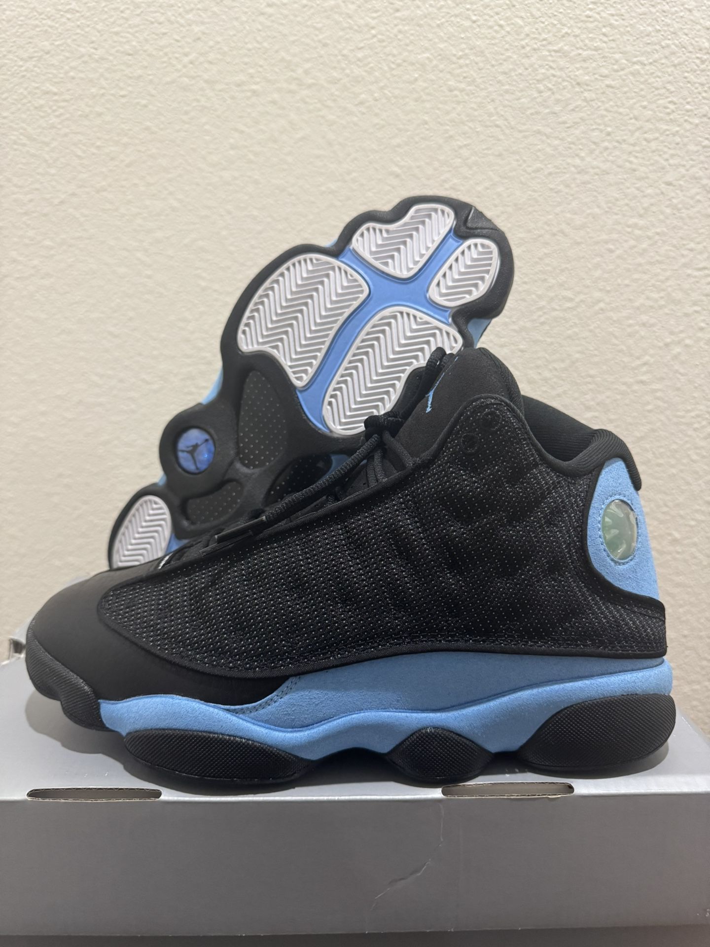 Jordan 13 Retro Black University Blue Size 8.5 Mens VNDS Worn Once DJ5982-041