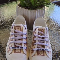 Walk'n'Dior Platform Sneaker Woman's Size 6