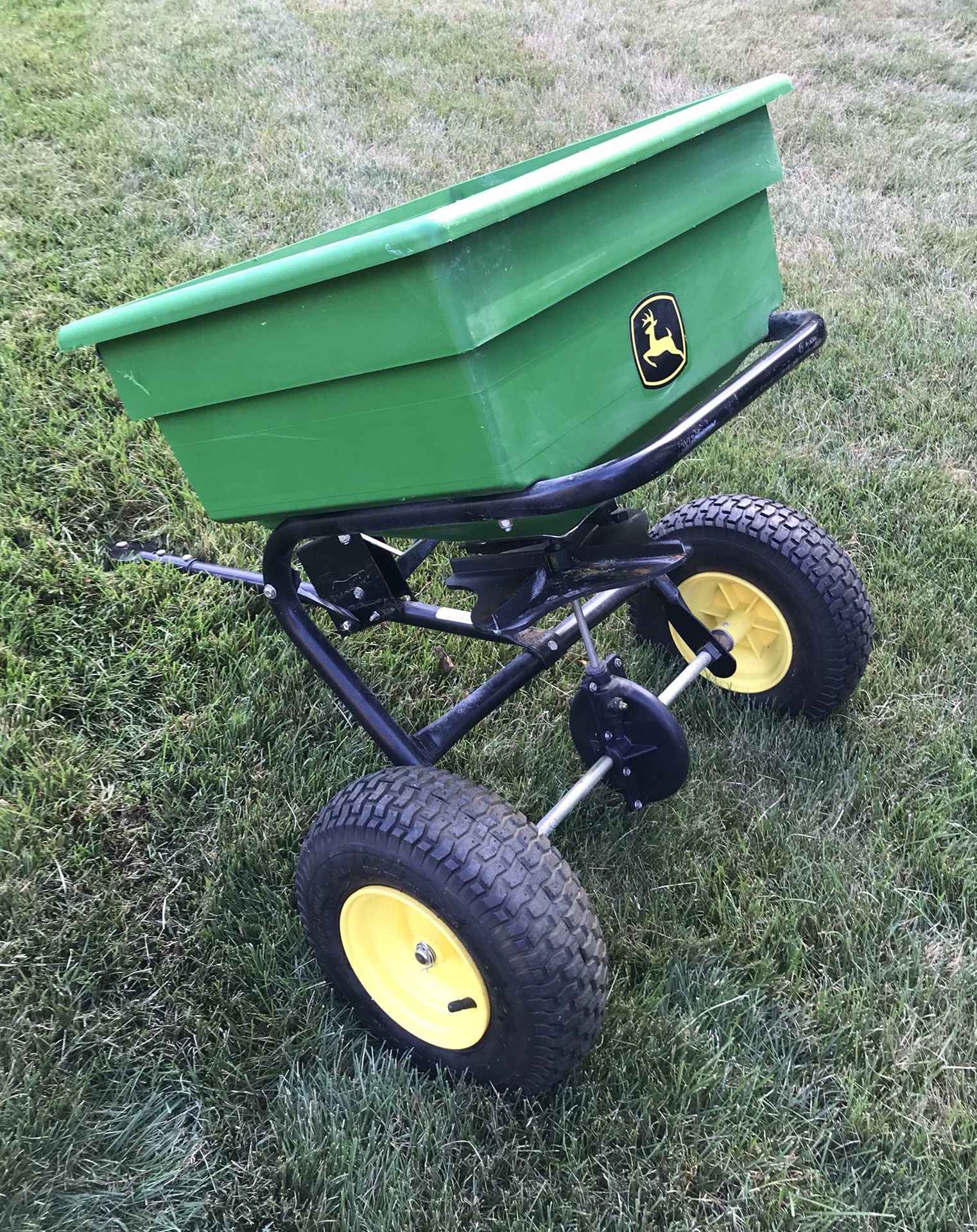 John Deere Tow Behind Spin Spreader 125lb for Sale in Blackstone, MA