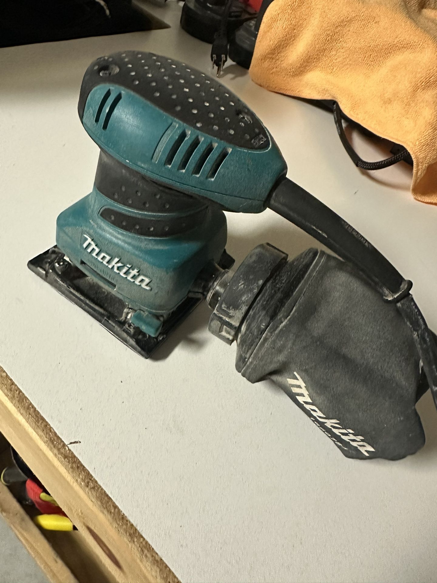 Makita PC-GF15 Sander